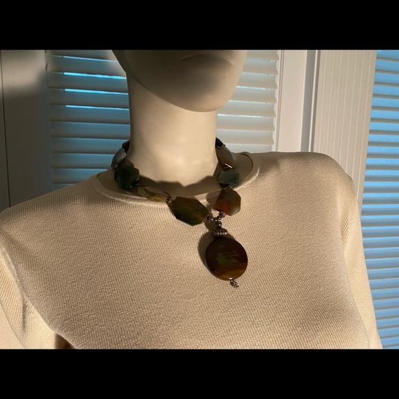 Stone Necklace With Stone Drop - Picture 6 of 12